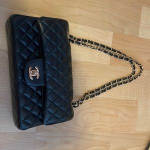 Chanel quilted Handbag (small size)